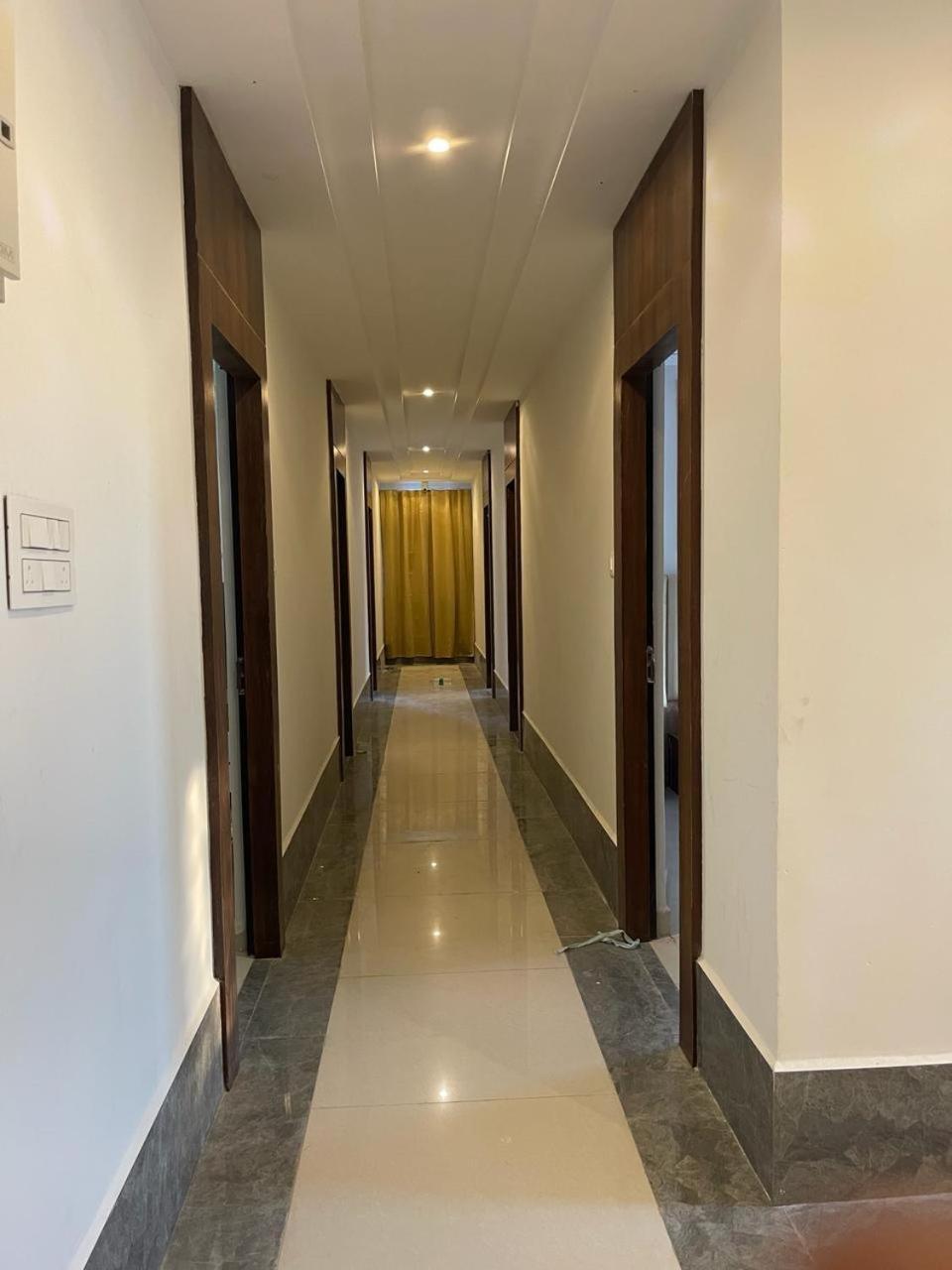 Snr Venus Hotels Tirupati Exterior photo